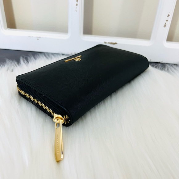 Michael Kors Jet Set Charm Medium Zip Around Wallet - Picture 6 of 16